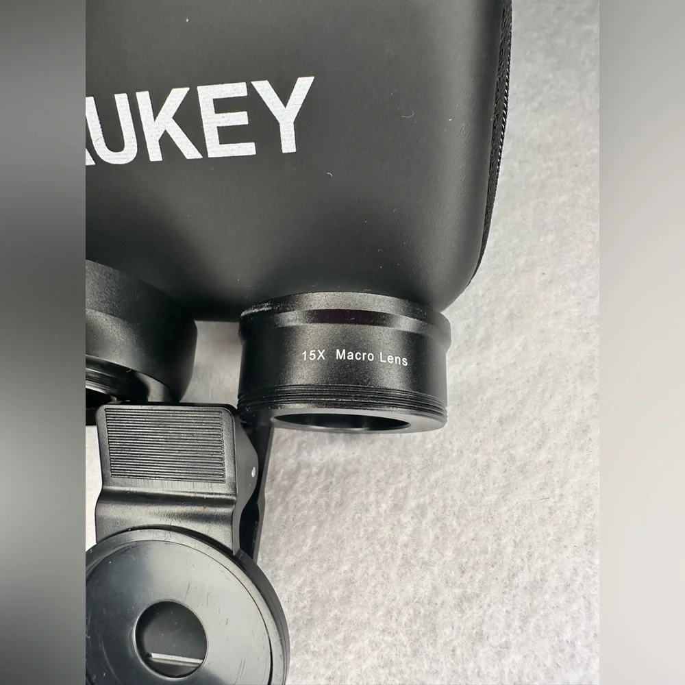 Aukey 2-in-1 lens set for mobile phones‎